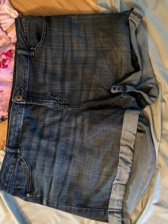 Simply Vera Vera Wang Pants - size 18 blue jean shorts denim summer stretch eighteen womens